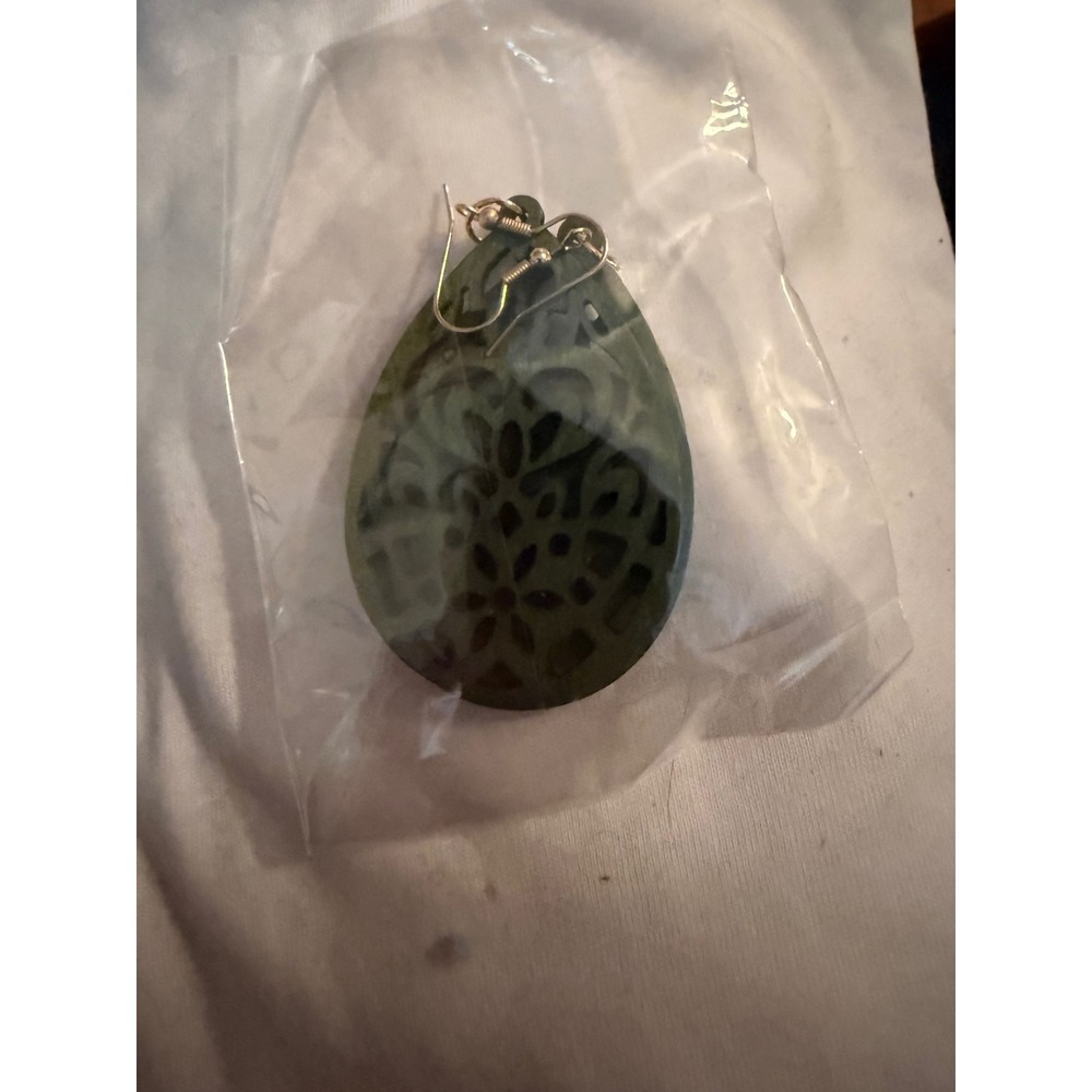 Green Filigree Teardrop Earrings Boho Openwork Cutout Floral‎ Statement Jewelry